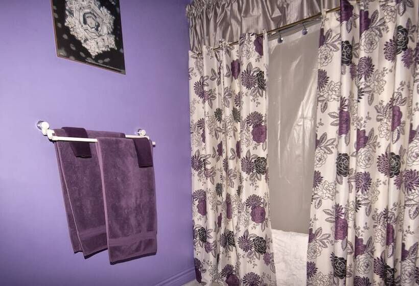 مبيت وإفطار Gîte Crystal Inn