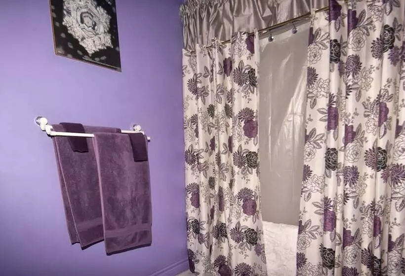 تختخواب و صبحانه Gîte Crystal Inn