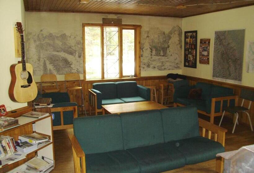 Hi Mosquito Creek Wilderness Hostel