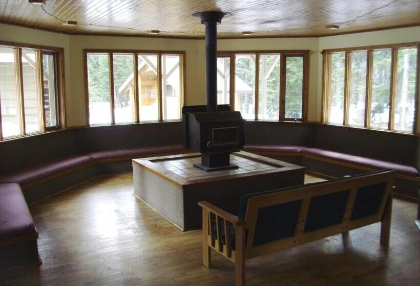 Hi Mosquito Creek Wilderness Hostel