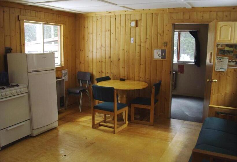 Hi Mosquito Creek Wilderness Hostel