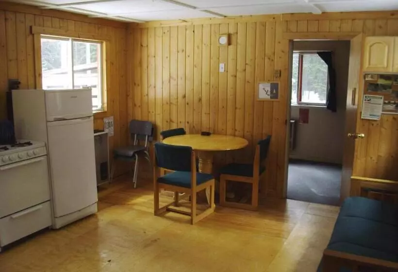 Hi Mosquito Creek Wilderness Hostel