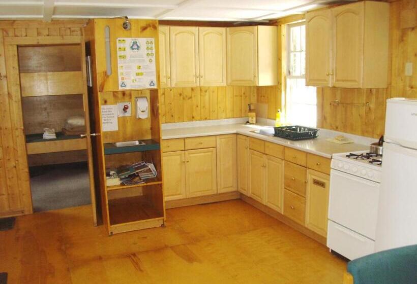 Hi Mosquito Creek Wilderness Hostel