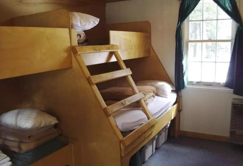 Hi Mosquito Creek Wilderness Hostel