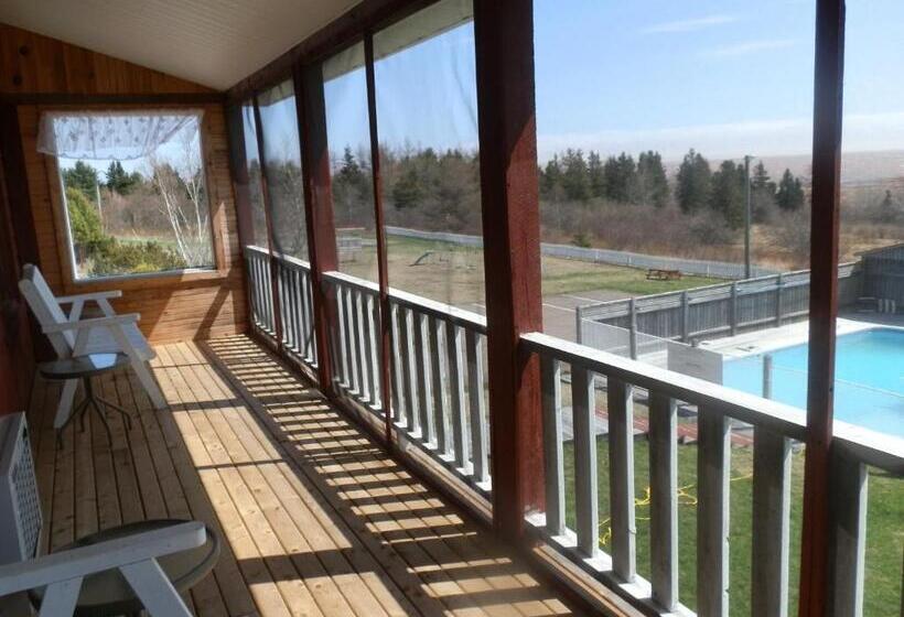 Hopewell Rocks Motel & Country Inn