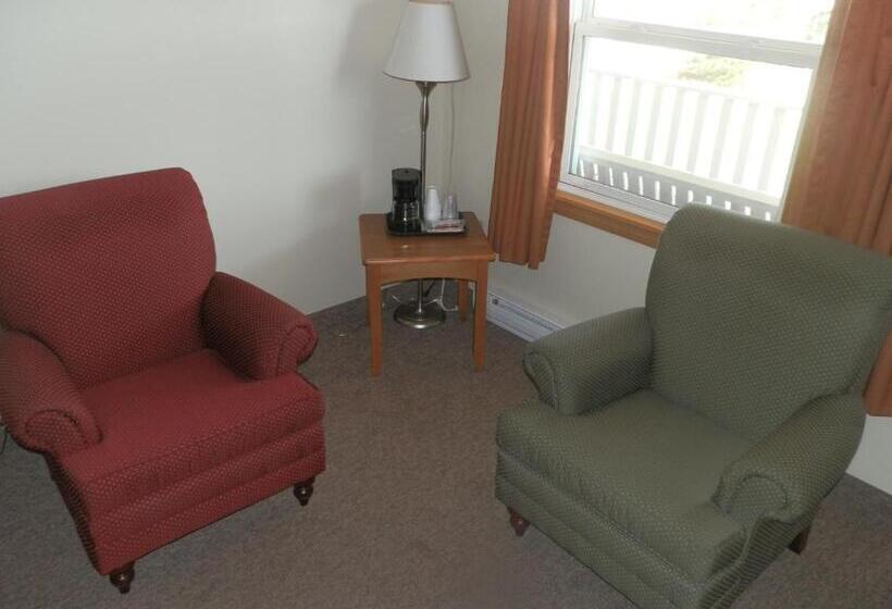 Hopewell Rocks Motel & Country Inn