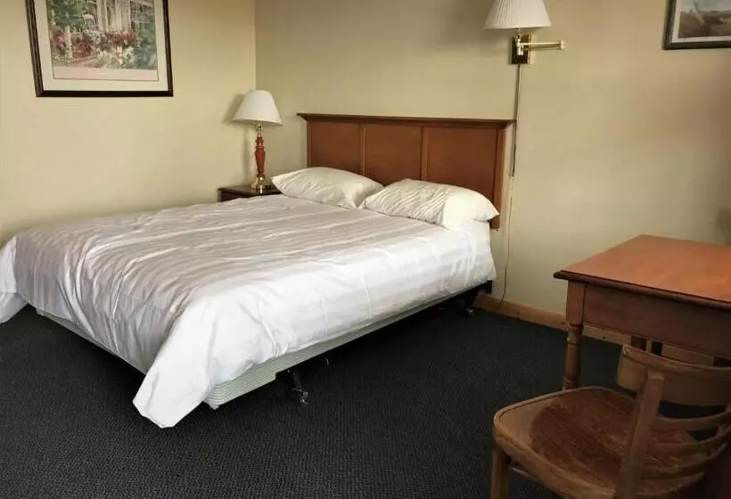 Hopewell Rocks Motel & Country Inn