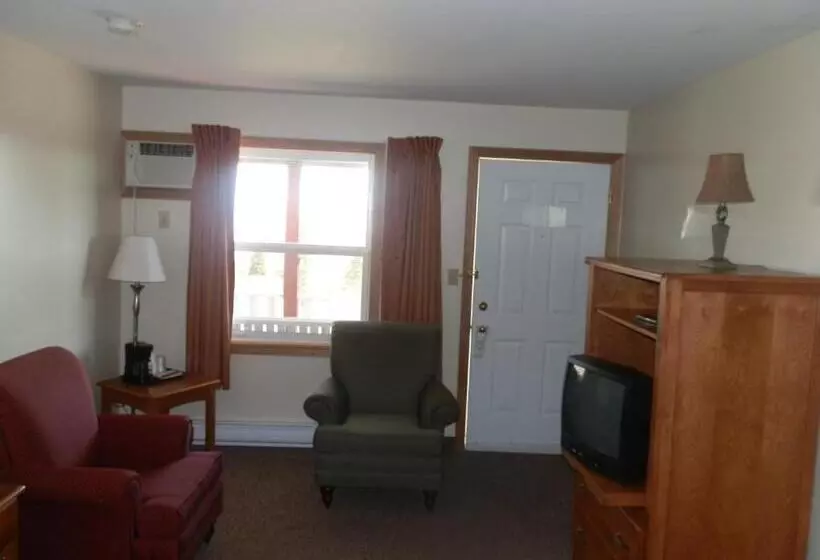 Hopewell Rocks Motel & Country Inn