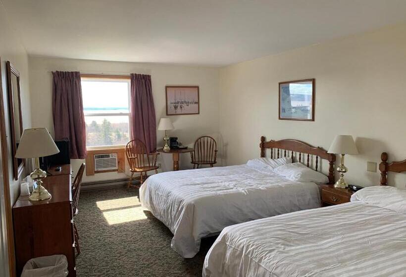 Hopewell Rocks Motel & Country Inn