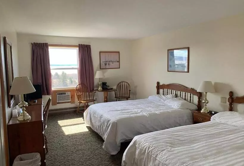 Hopewell Rocks Motel & Country Inn