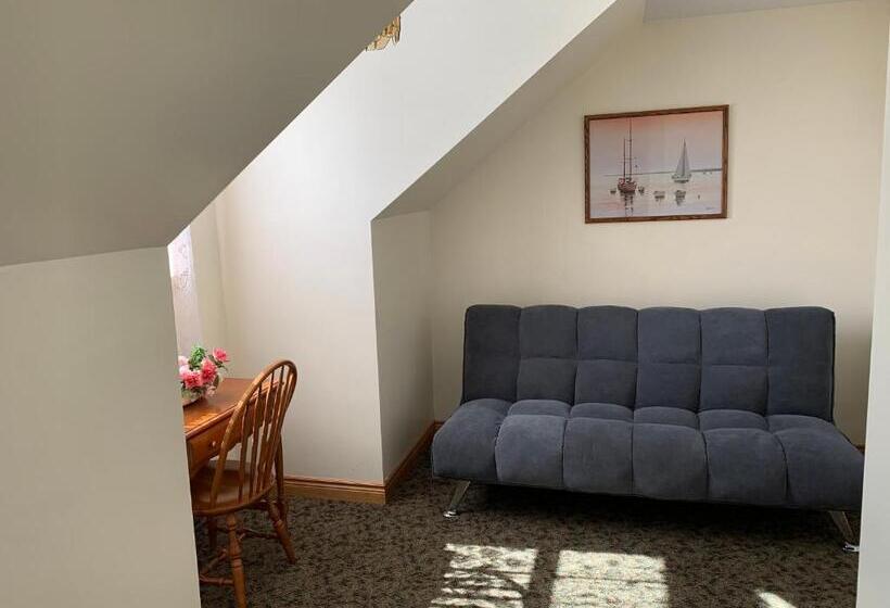 Hopewell Rocks Motel & Country Inn