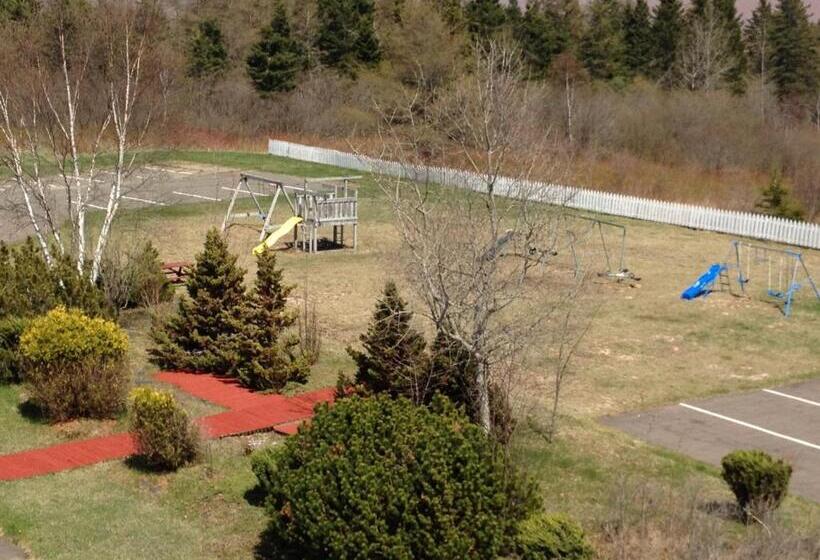 Hopewell Rocks Motel & Country Inn