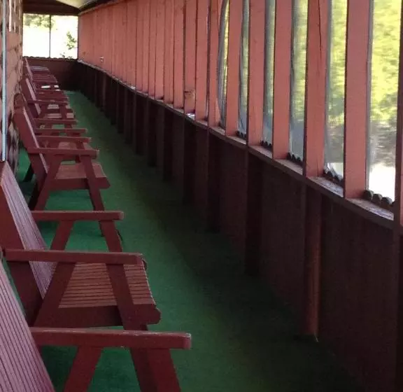 Hopewell Rocks Motel & Country Inn