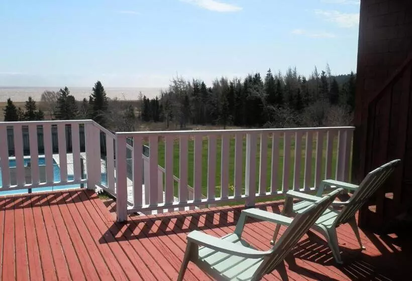 Hopewell Rocks Motel & Country Inn