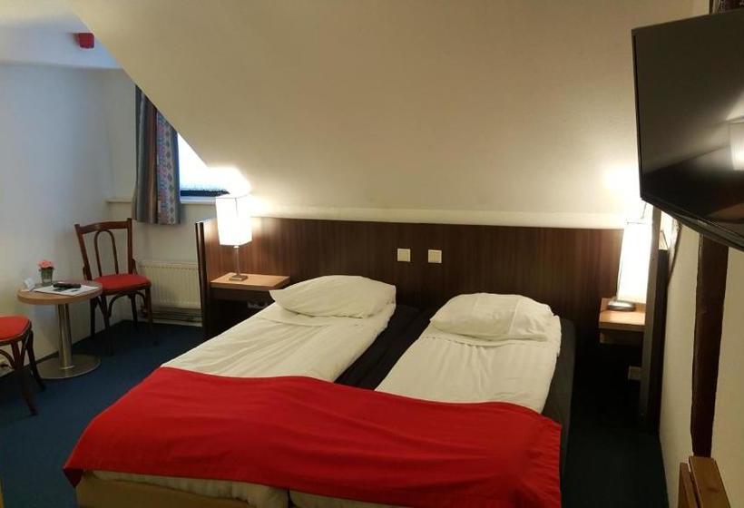 Hotel De Rustende Jager