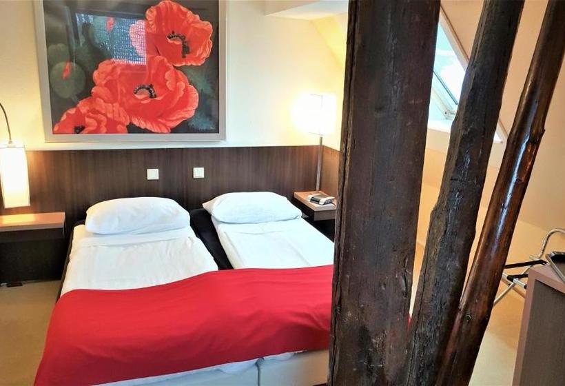 Hotel De Rustende Jager