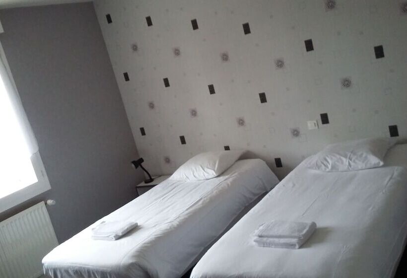 בית מלון כפרי Hôtel Les Pins