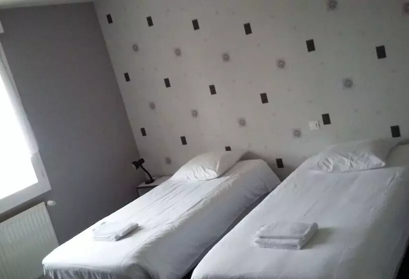 Hotelli Hôtel Les Pins