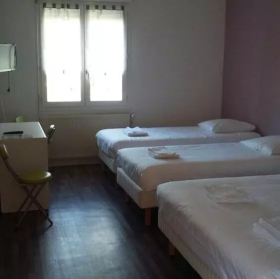 Hotelli Hôtel Les Pins