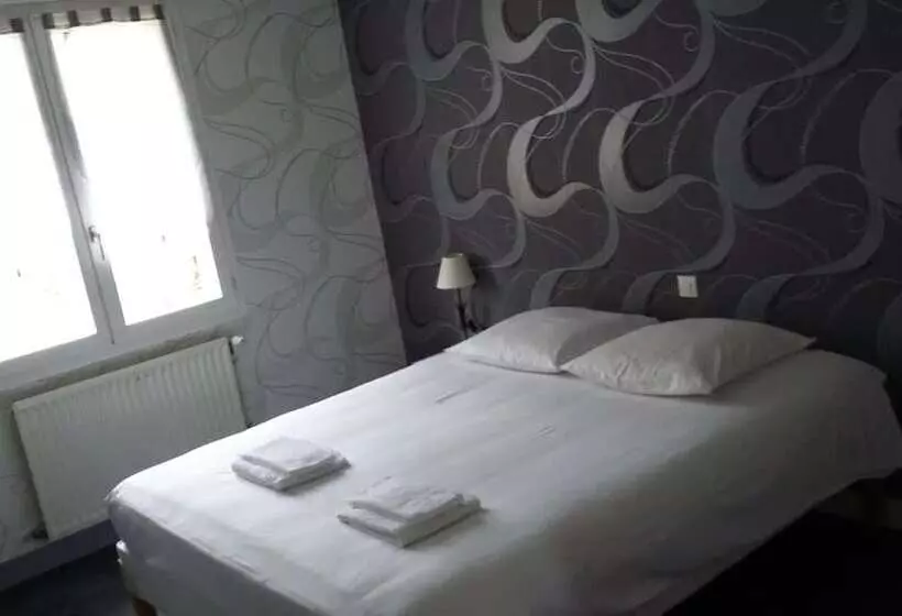 Hotelli Hôtel Les Pins