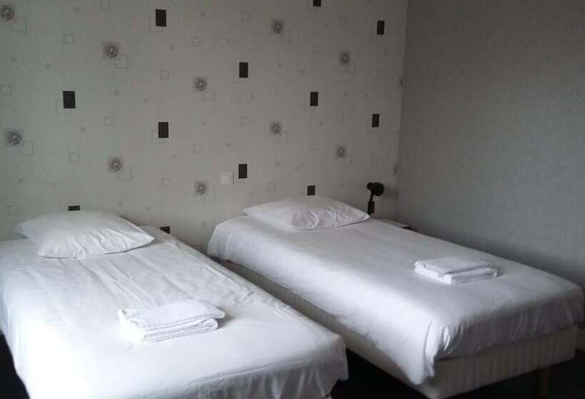 בית מלון כפרי Hôtel Les Pins