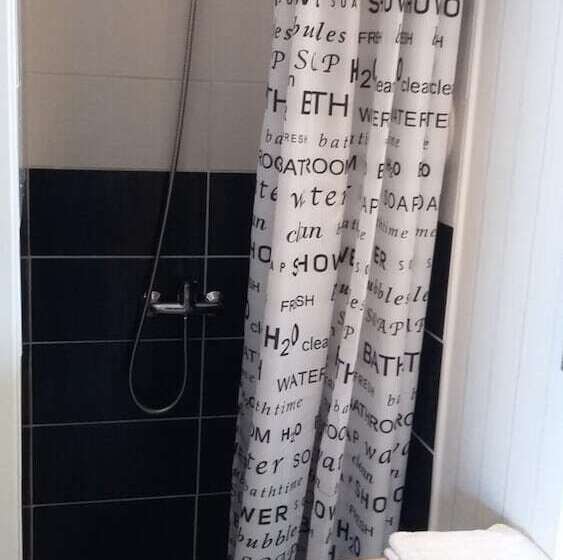 בית מלון כפרי Hôtel Les Pins