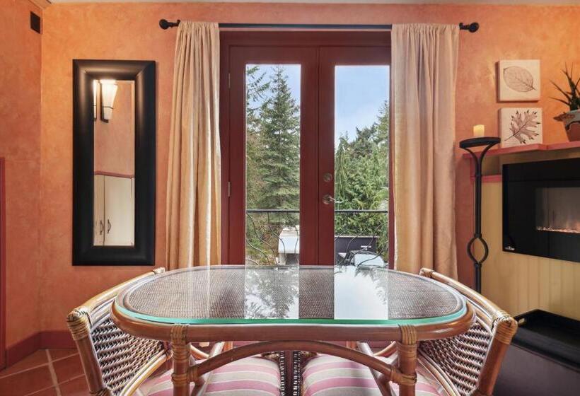 Salt Spring Carriage House B&b