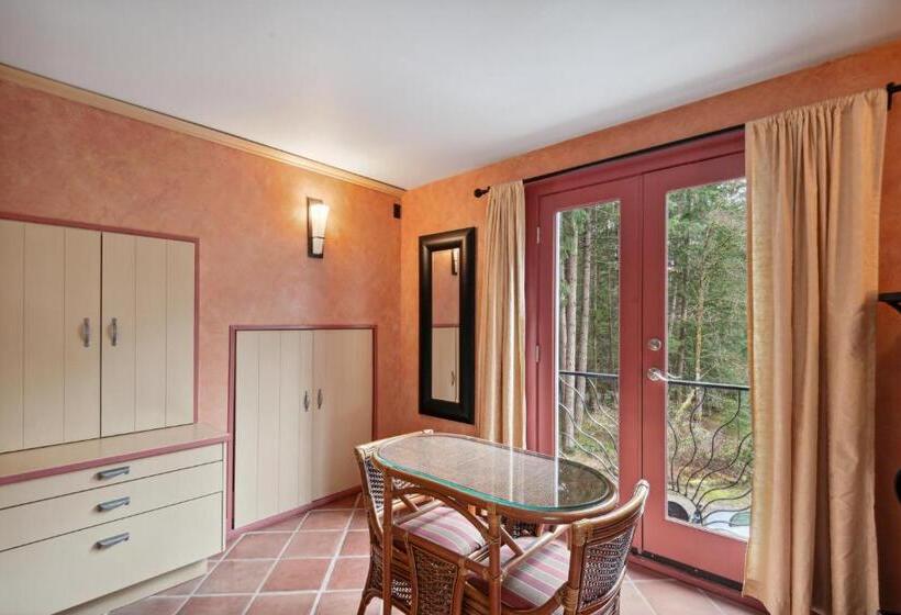 Salt Spring Carriage House B&b