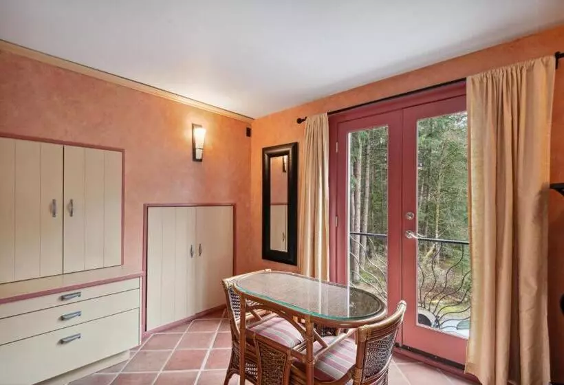 Salt Spring Carriage House B&b