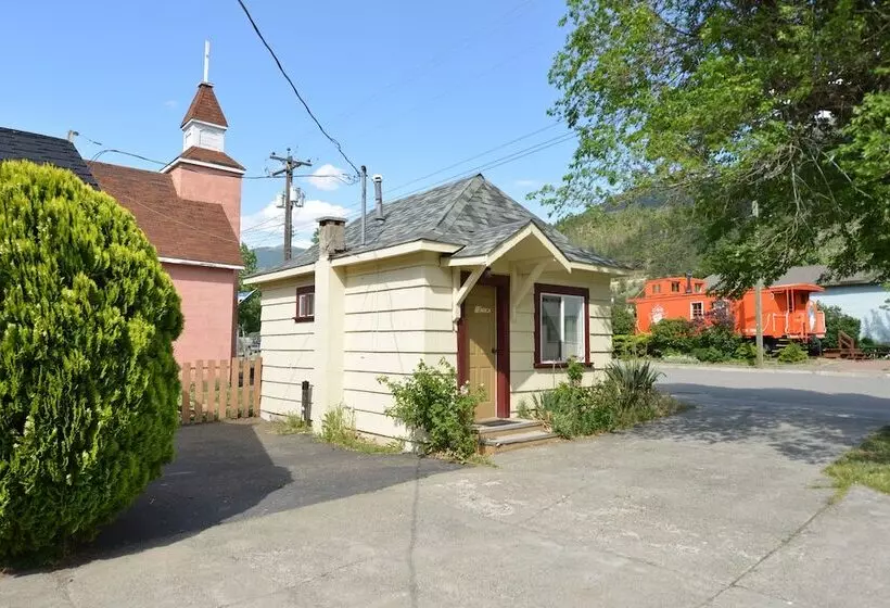 Totem Motel