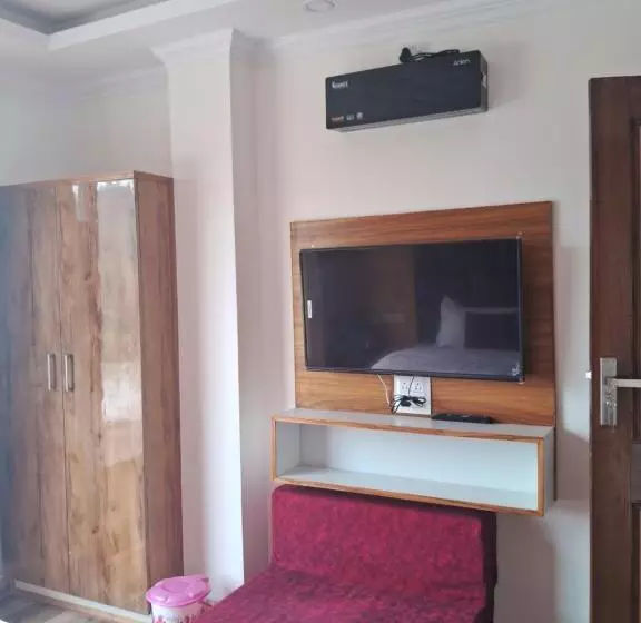ベッドアンドブレックファースト Traveller Inn Shimla