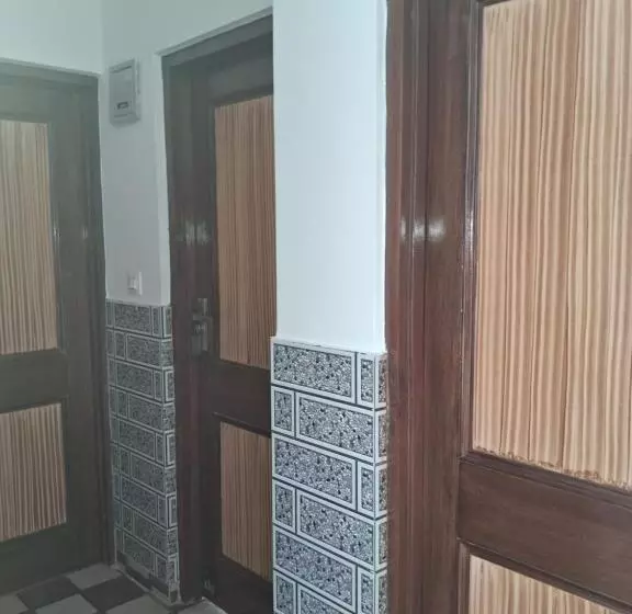 ベッドアンドブレックファースト Traveller Inn Shimla