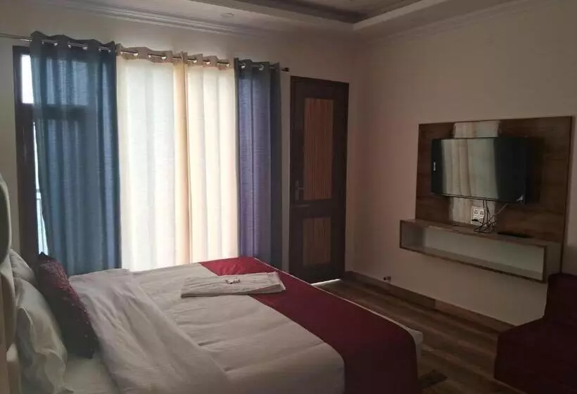 ベッドアンドブレックファースト Traveller Inn Shimla