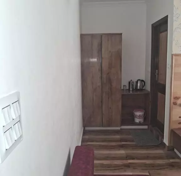 ベッドアンドブレックファースト Traveller Inn Shimla