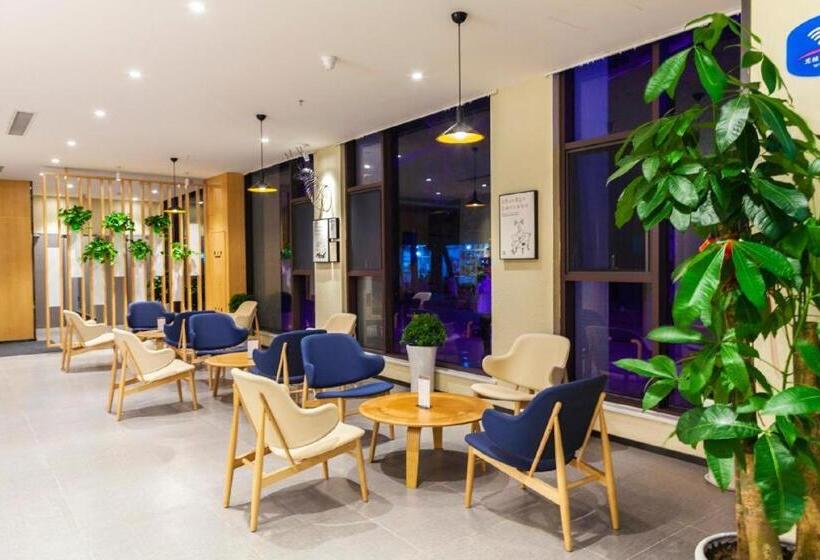 Hanting Hotel Hanzhong Tianhan Avenue Railway Station