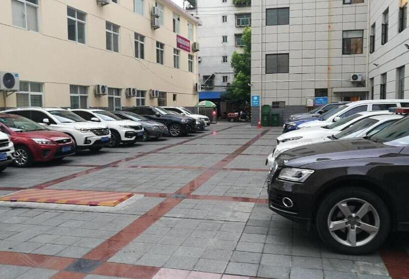 Hanting Hotel Hanzhong Tianhan Avenue Railway Station