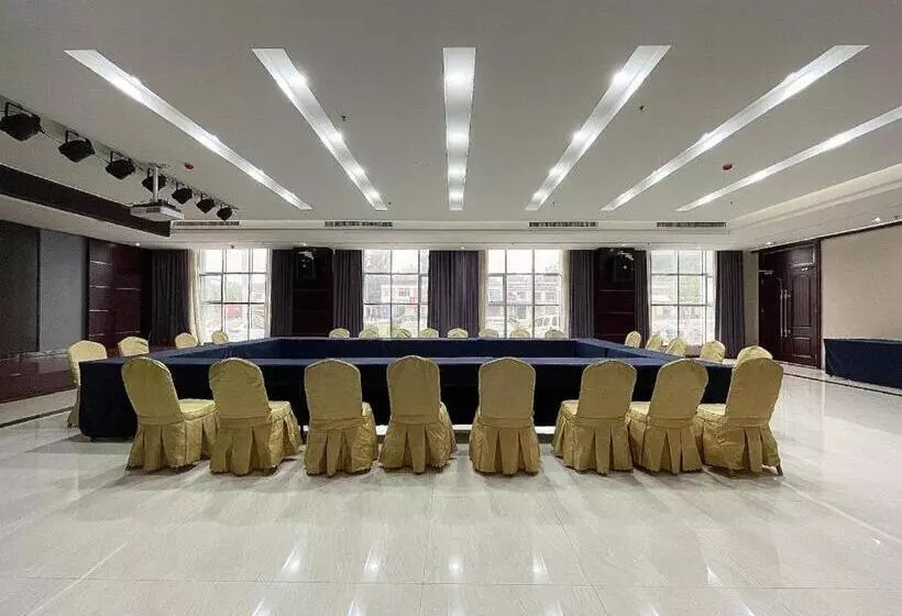 Hanting Hotel Luohe Linying Yingchuan Avenue