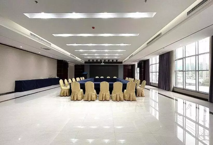 Hanting Hotel Luohe Linying Yingchuan Avenue