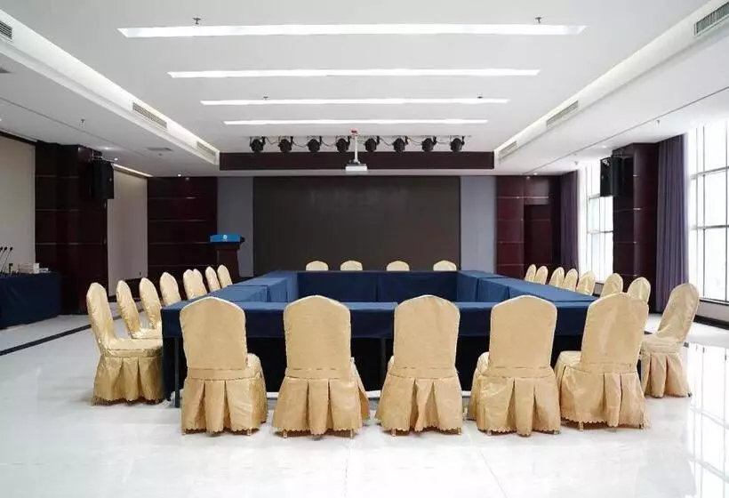 Hanting Hotel Luohe Linying Yingchuan Avenue