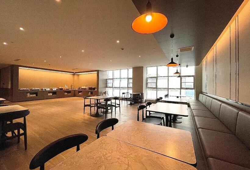 Hanting Hotel Luohe Linying Yingchuan Avenue