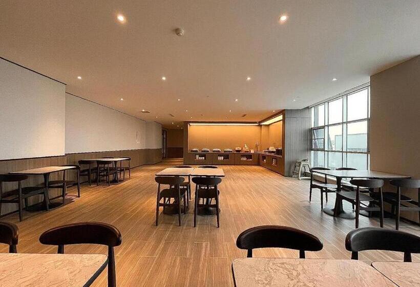 Hanting Hotel Luohe Linying Yingchuan Avenue