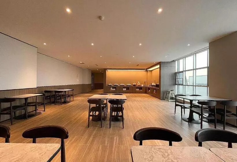 Hanting Hotel Luohe Linying Yingchuan Avenue