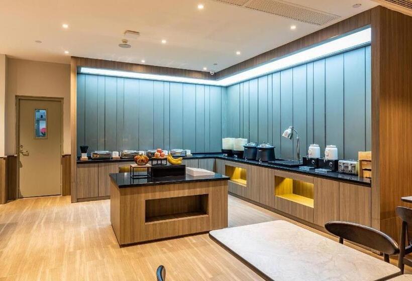 Hanting Hotel Wuhan Jiedaokou Metro Station