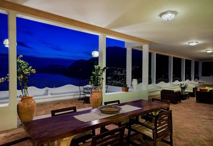 בית מלון כפרי Villa Santa Chiara Positano Suites
