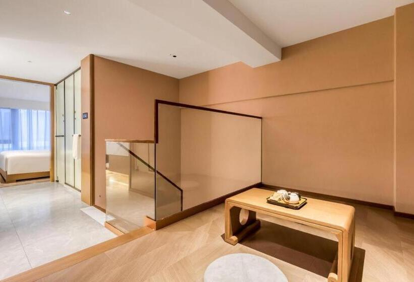 Starway Hotel Harbin West Station West Square