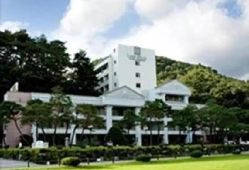 Hotelli Lake Hills Sokrisan