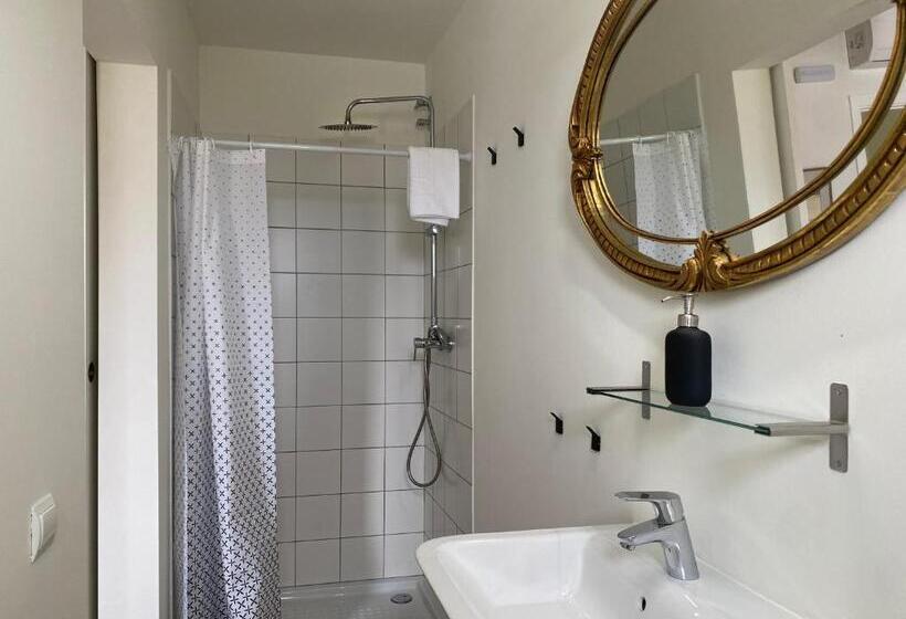 בית מלון כפרי Les Filles