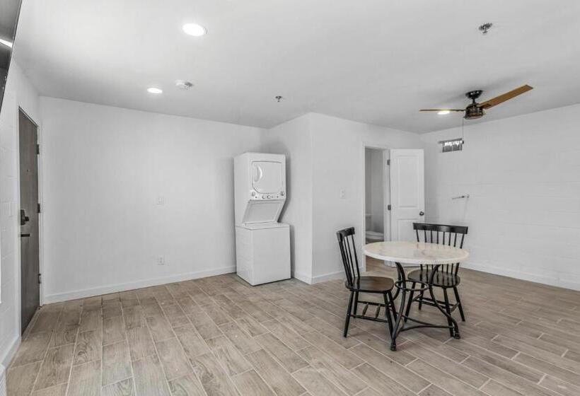 모텔 Studios On Fourth