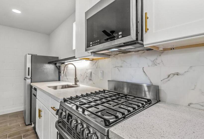 모텔 Studios On Fourth