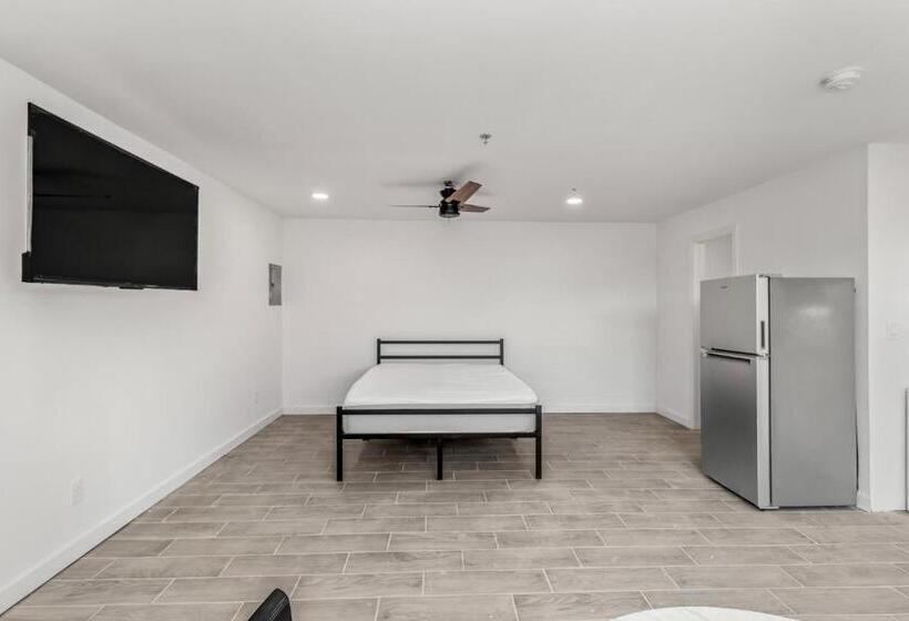 모텔 Studios On Fourth